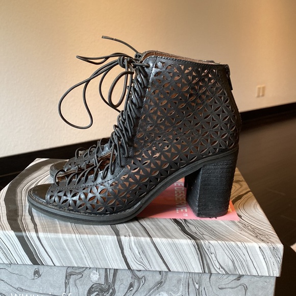 Jeffrey Campbell Cors - Picture 5 of 9